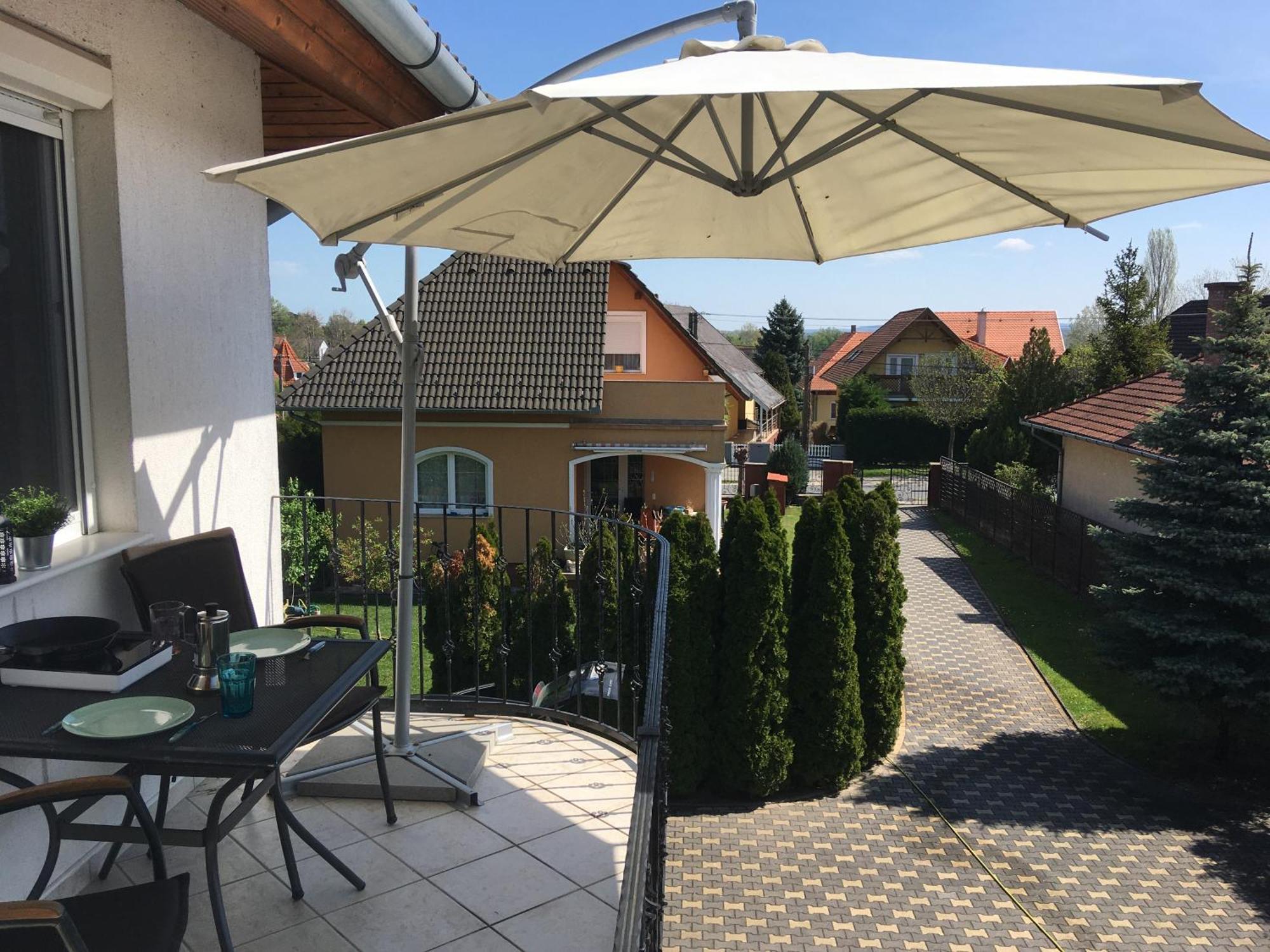 Balatonlelle Apartmanhaz Exteriör bild