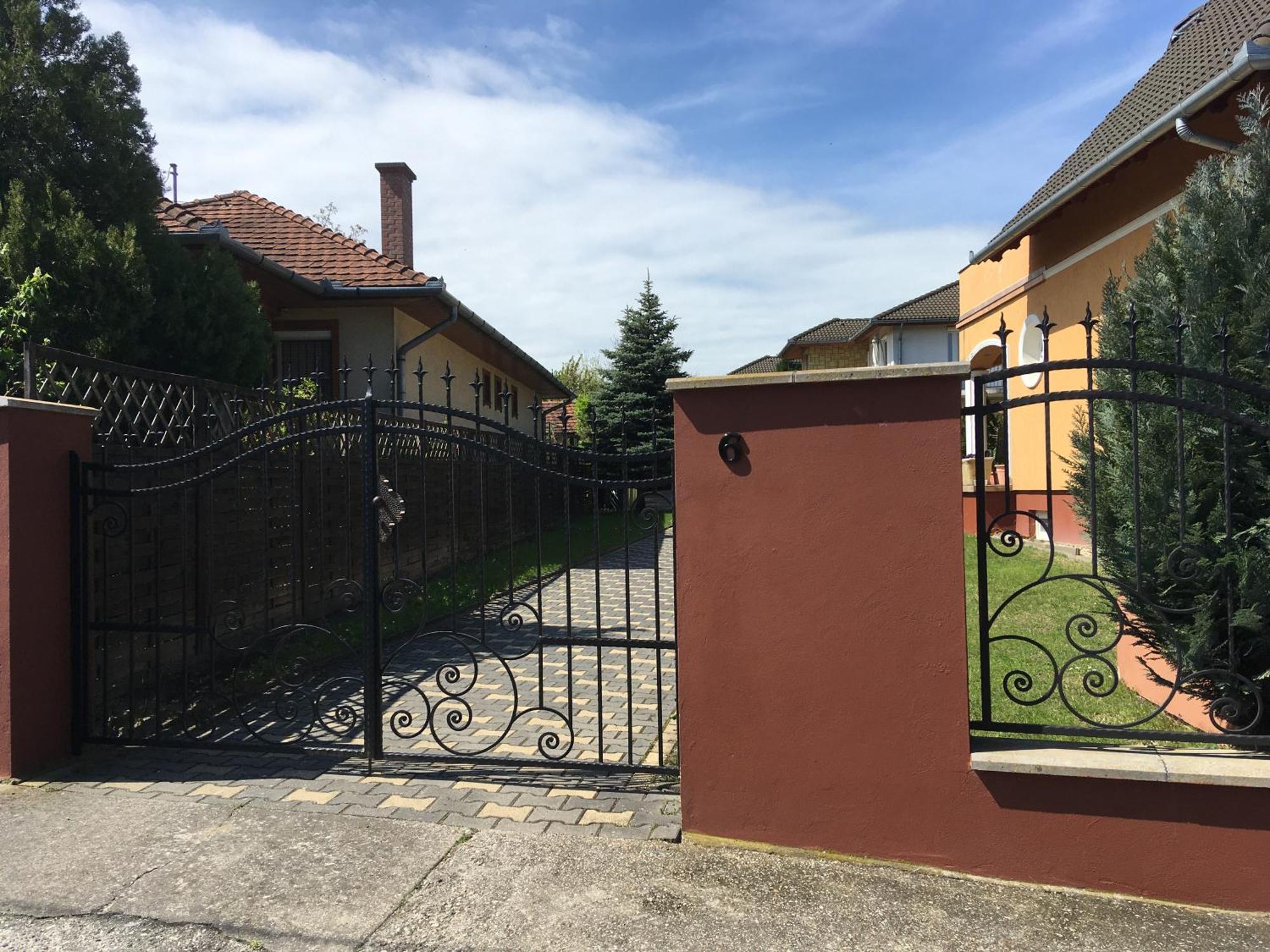 Balatonlelle Apartmanhaz Exteriör bild