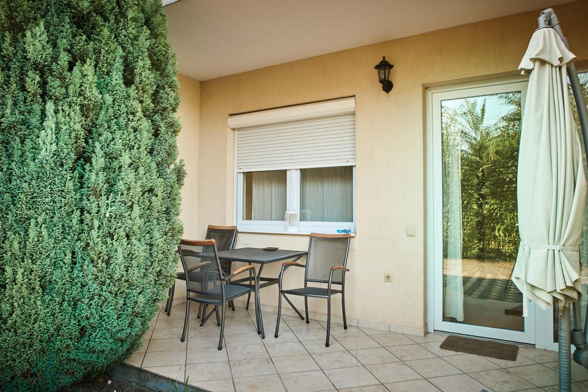Balatonlelle Apartmanhaz Exteriör bild
